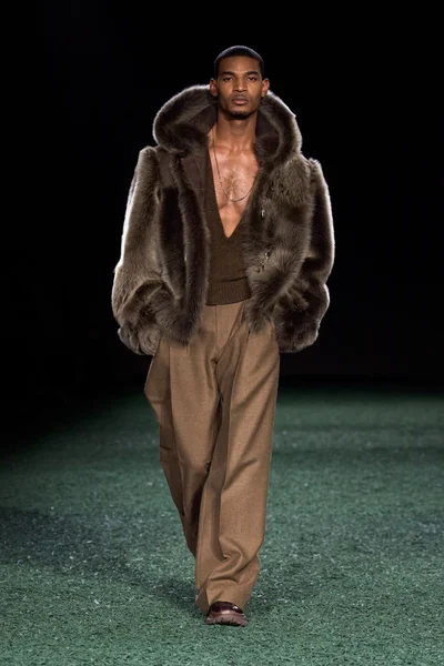 Look 54